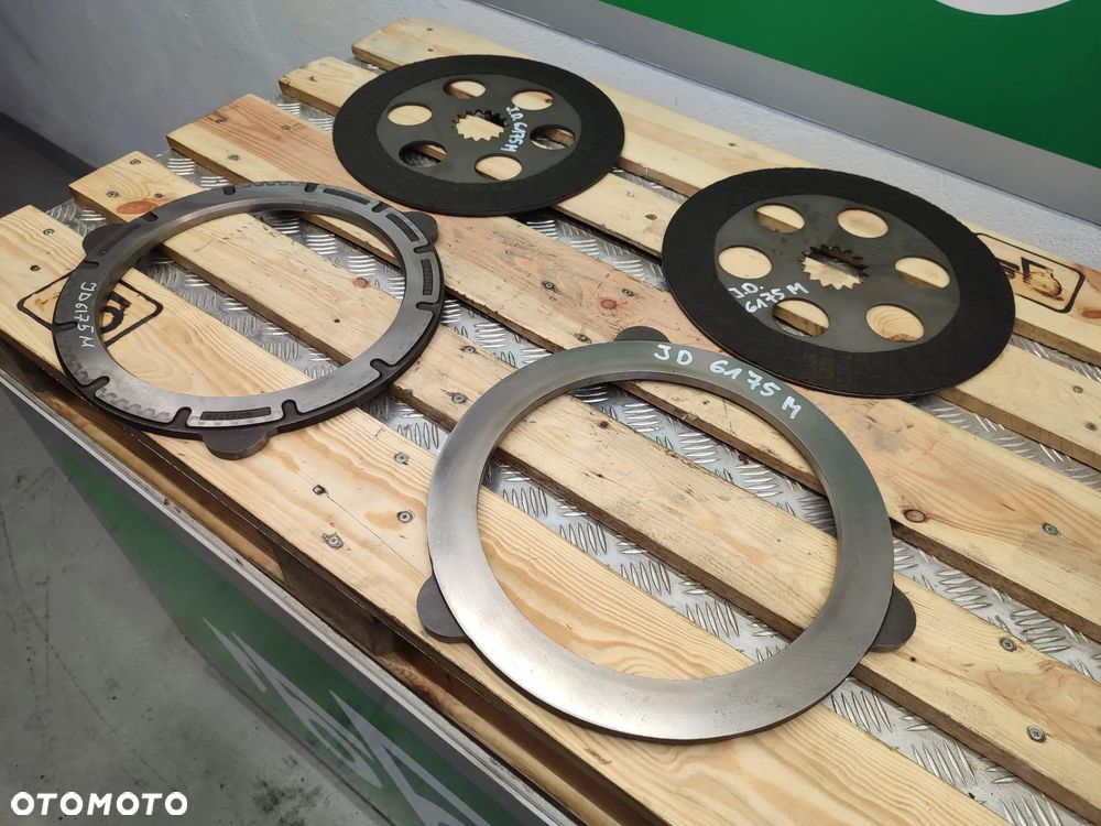 Hamulce John Deere 6175M (RE324245-32919) - 6