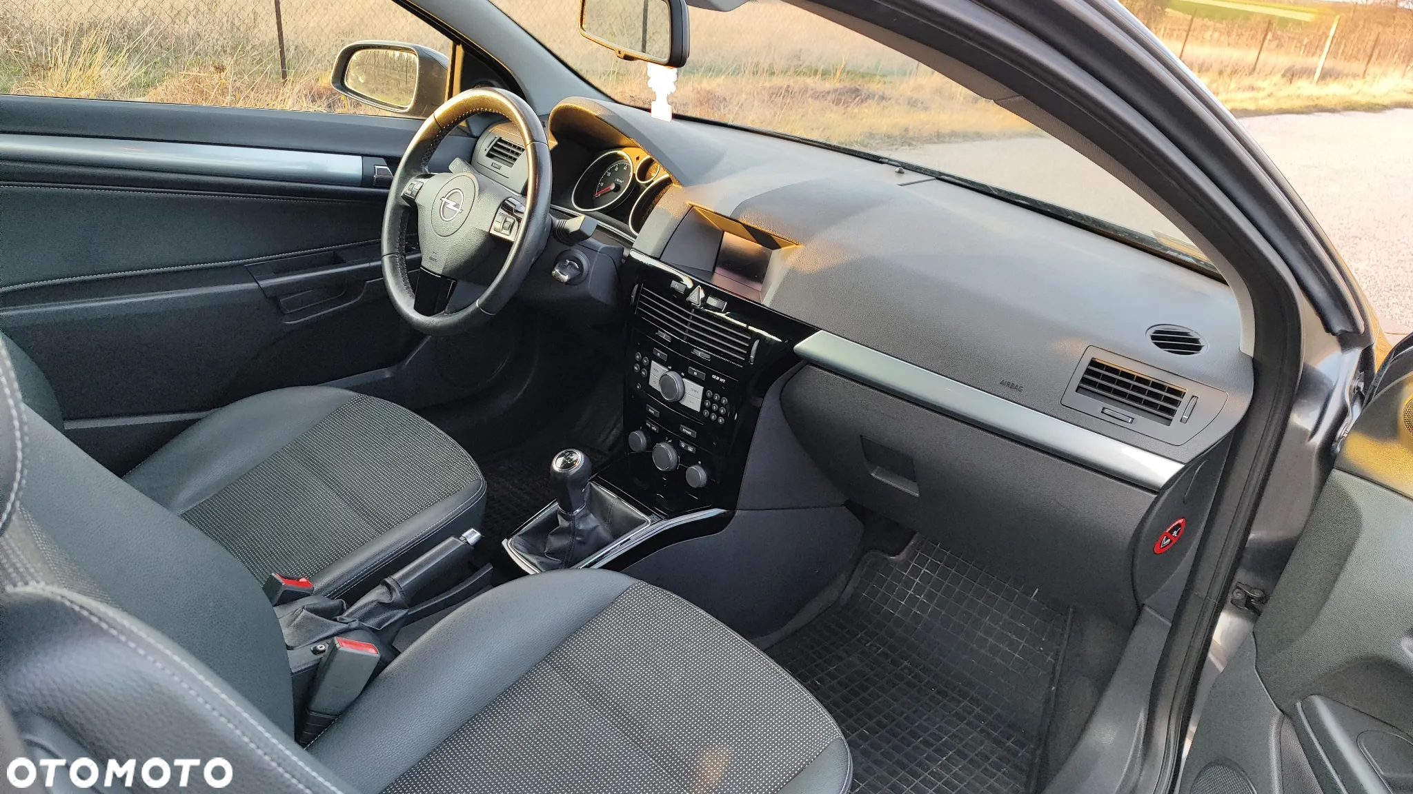 Opel Astra GTC 1.4 Cosmo - 7