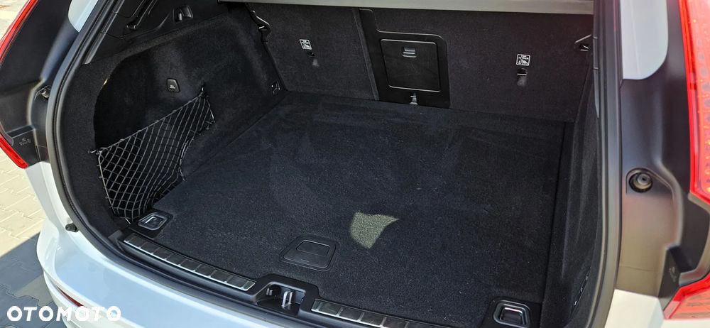 Volvo XC 60 B4 B R-Design - 16