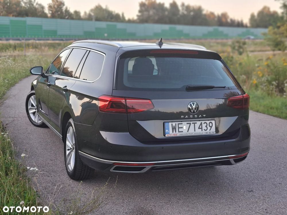 Volkswagen Passat 2.0 TDI Elegance DSG - 16