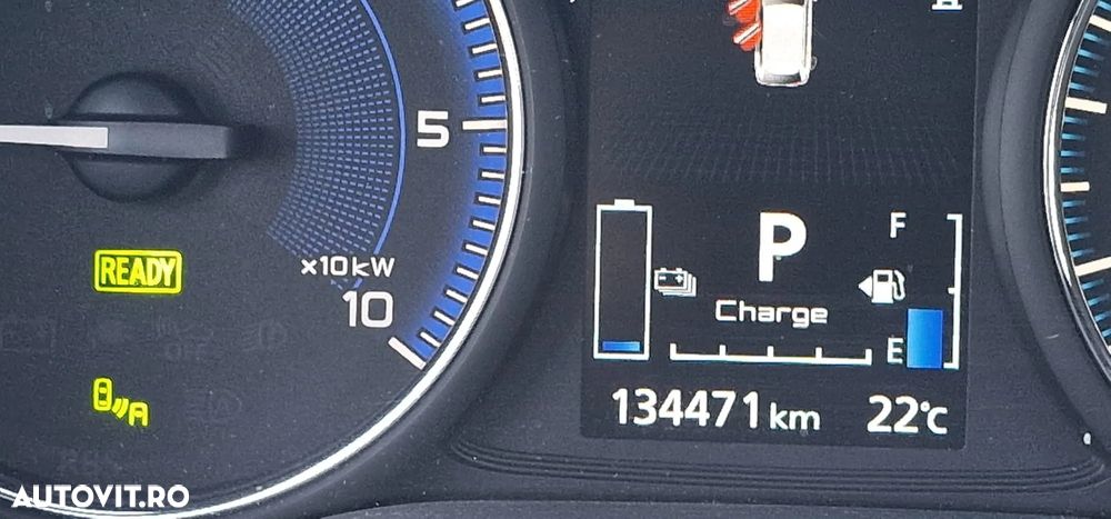 Mitsubishi Outlander 2.4 4WD Plug-In Hybrid Top - 11