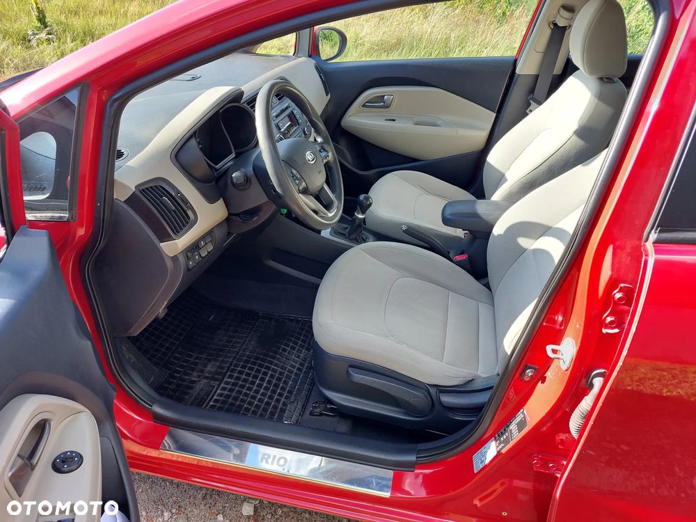 Kia Rio - 14
