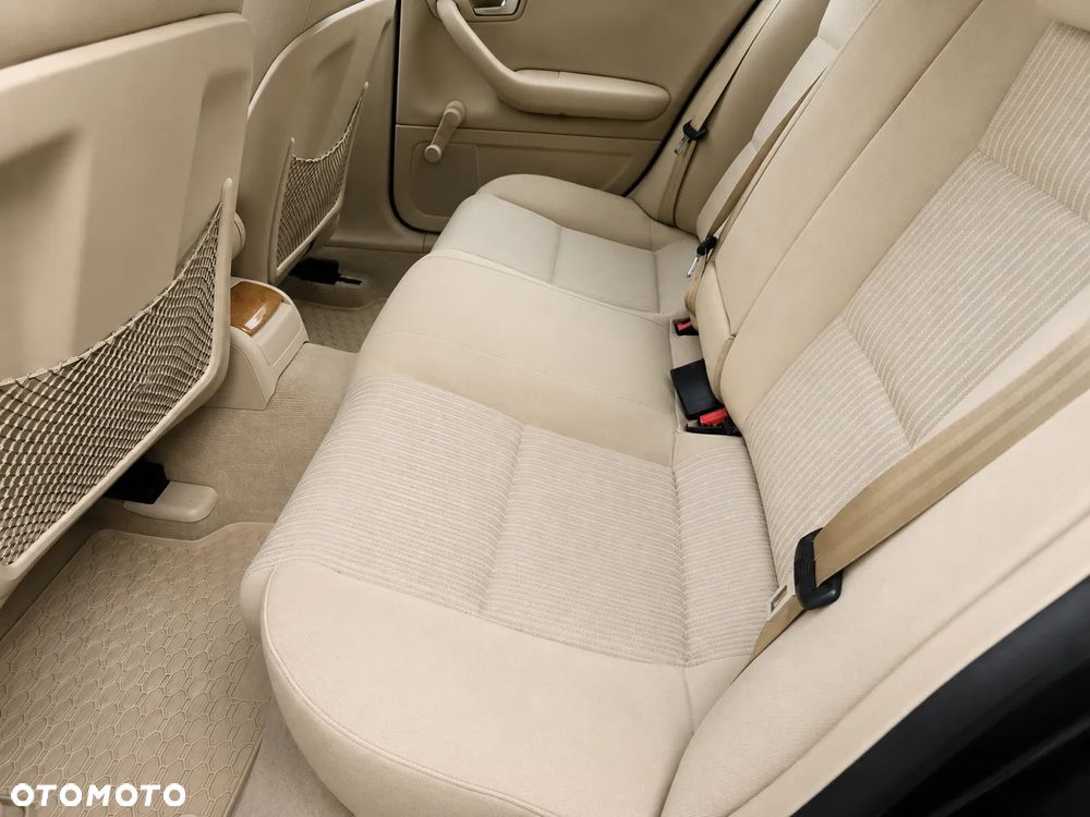 Audi A4 Limousine 2 - 24