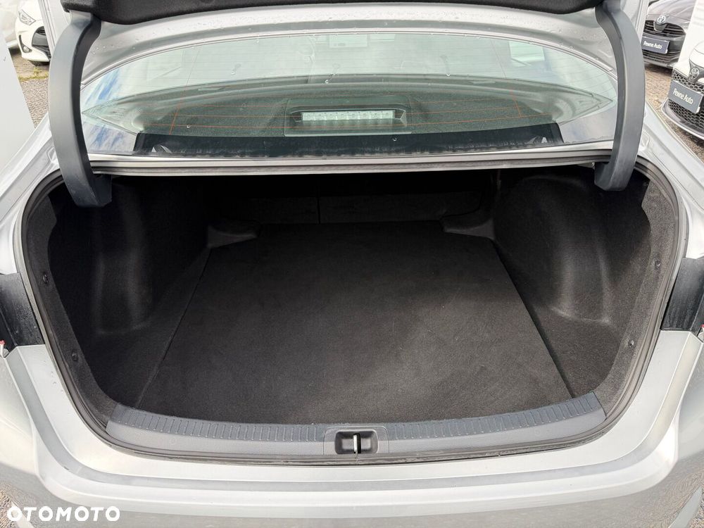 Toyota Corolla 1.8 Hybrid Comfort - 34
