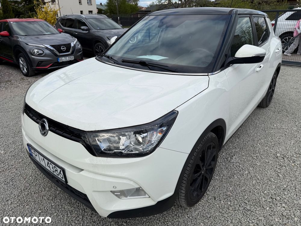 SsangYong/KGM Tivoli e-XGi 160 2WD Black+White - 9