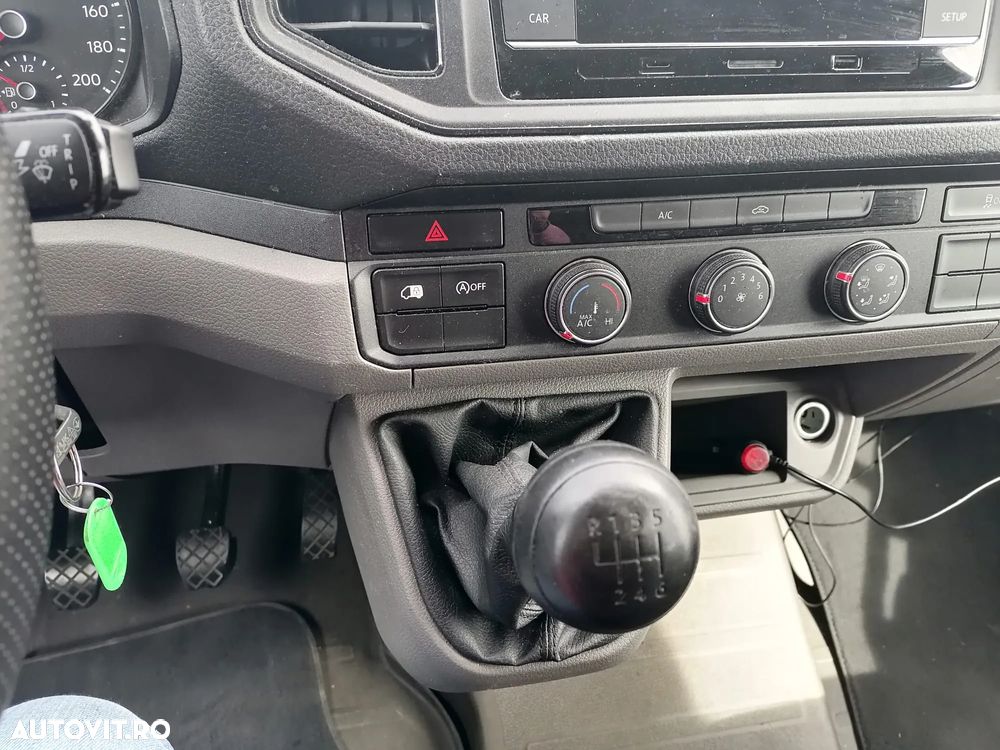Volkswagen Crafter Furgon L3H2 2.0 TDI - 9