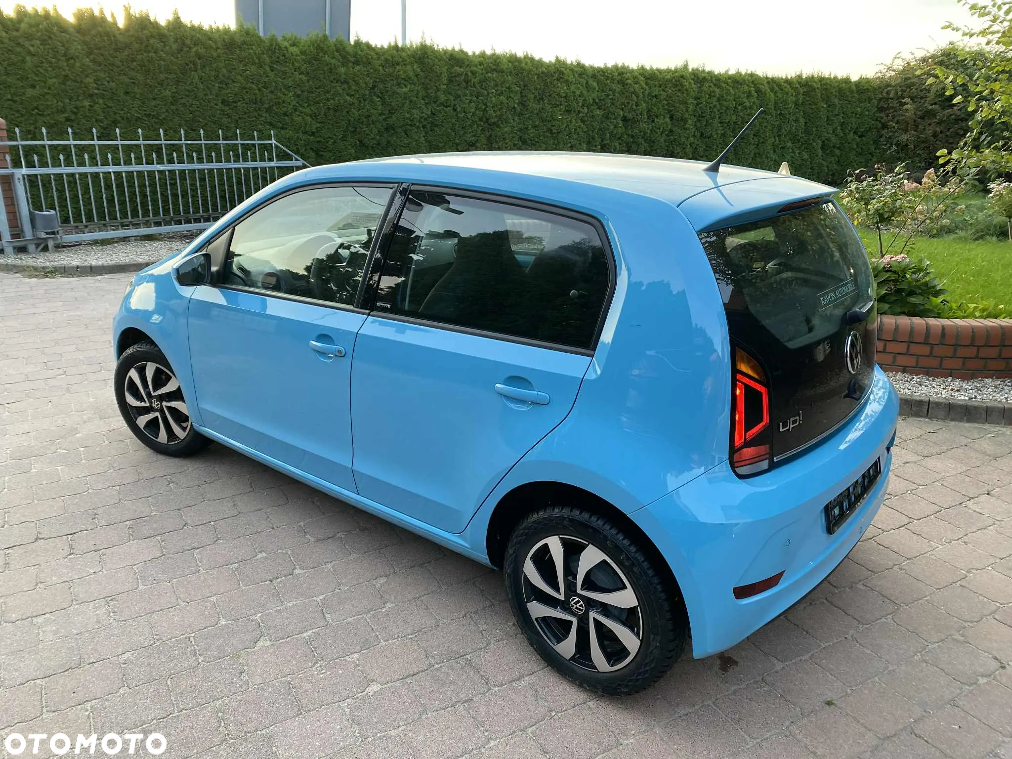 Volkswagen up! Active - 38