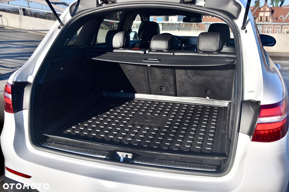 Mercedes-Benz GLC - 11