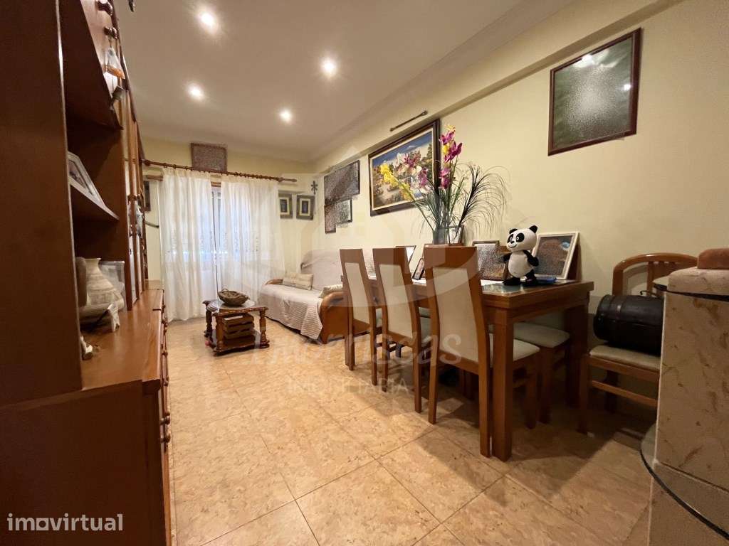 Apartamento T2+1 em prédio com elevador, em S. João da Talha - Grande imagem: 2/29