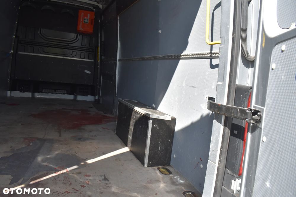 Volkswagen Crafter - 14