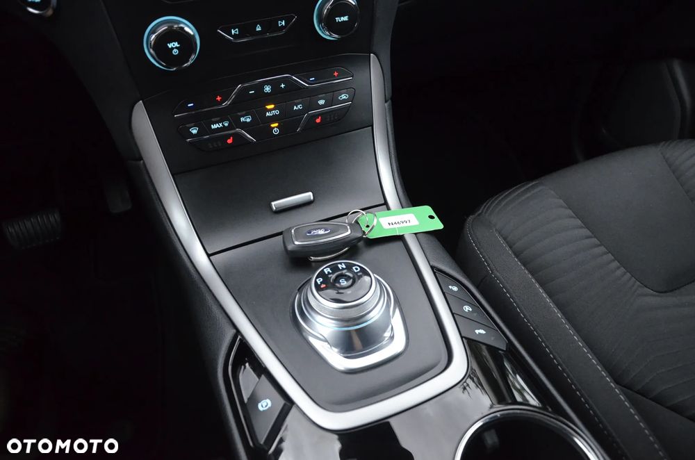 Ford S-Max 2.0 EcoBlue Titanium - 24