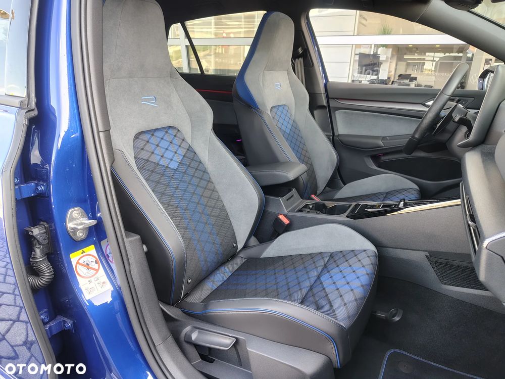 Volkswagen Golf - 11