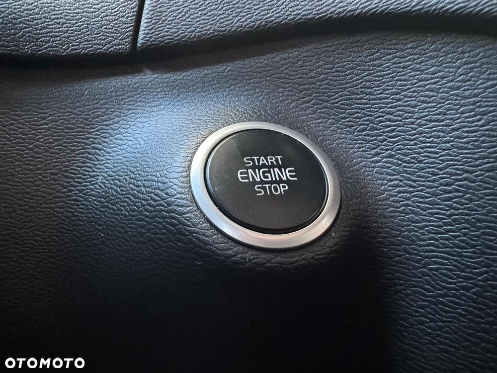 Volvo XC 40 T3 Momentum - 25