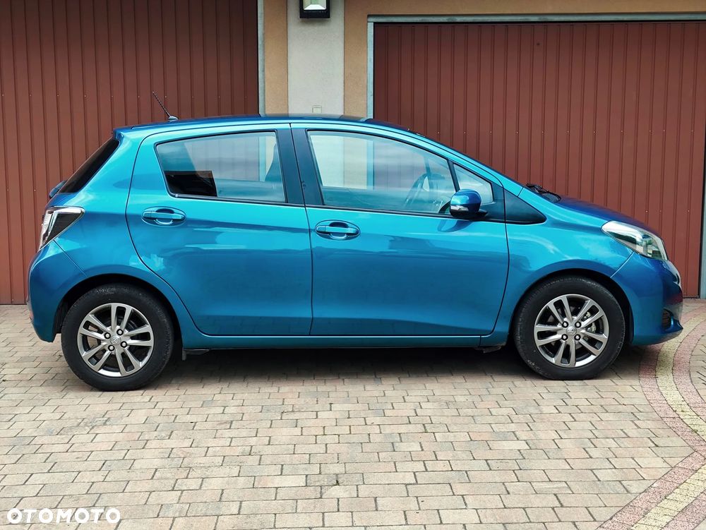 Toyota Yaris 1.33 VVT-i Executive - 13
