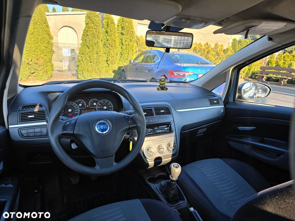 Fiat Grande Punto - 10