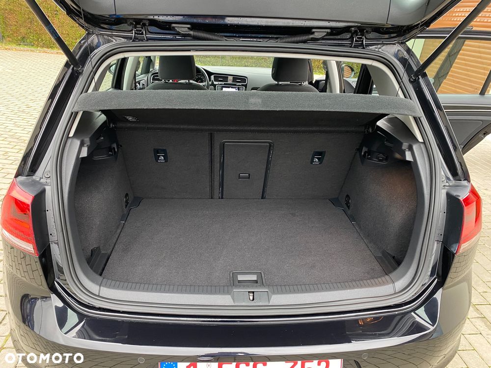 Volkswagen Golf 1.6 TDI DPF Highline - 33