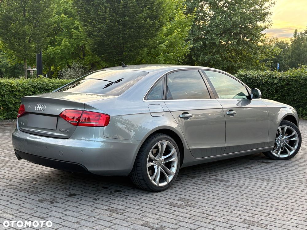 Audi A4 Limousine 2.0 TDI Limited Edition Multitr - 2