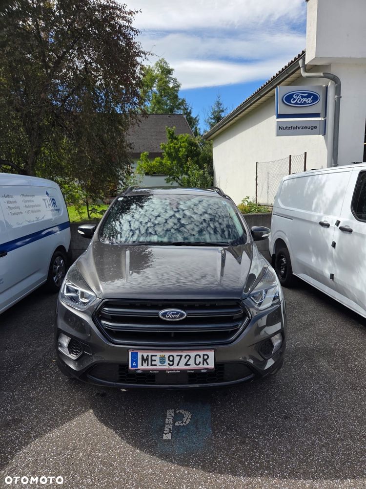 Ford Kuga 1.5 EcoBoost 2x4 Titanium - 2