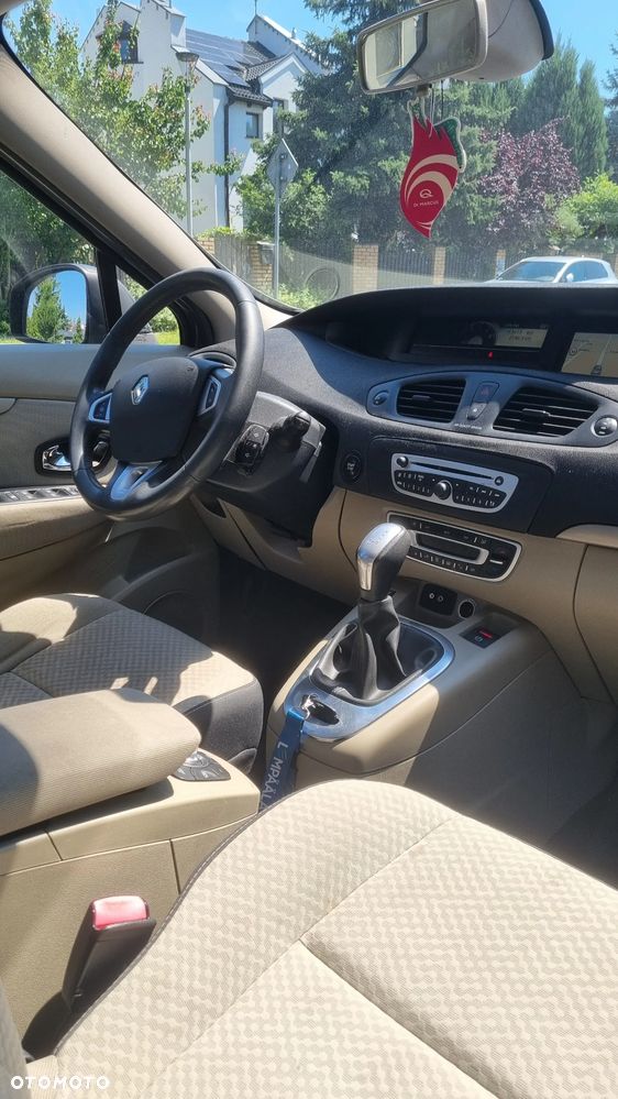 Renault Scenic 1.5dCi TomTom Edition EDC - 16