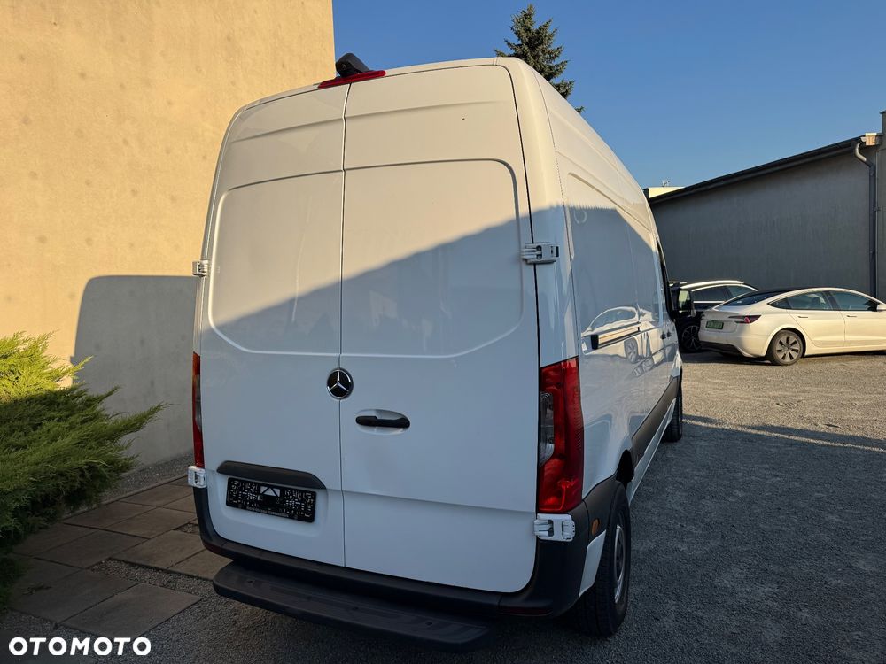 Mercedes-Benz Sprinter e - 4