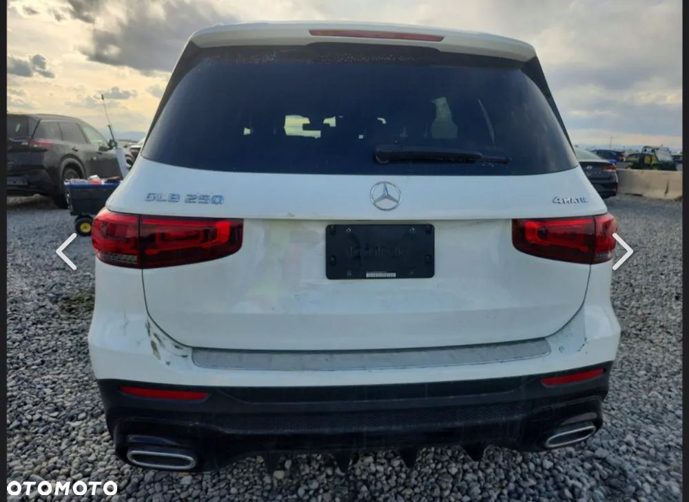 Mercedes-Benz GLB - 22