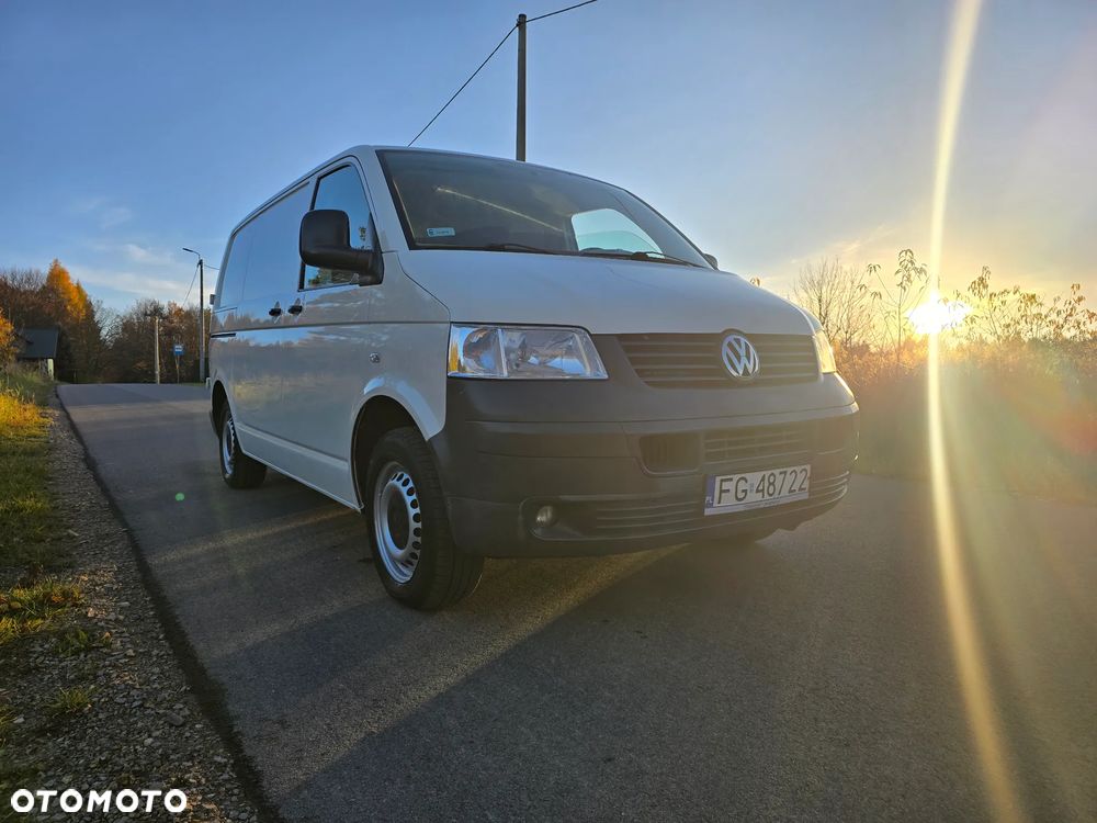 Volkswagen Transporter - 1