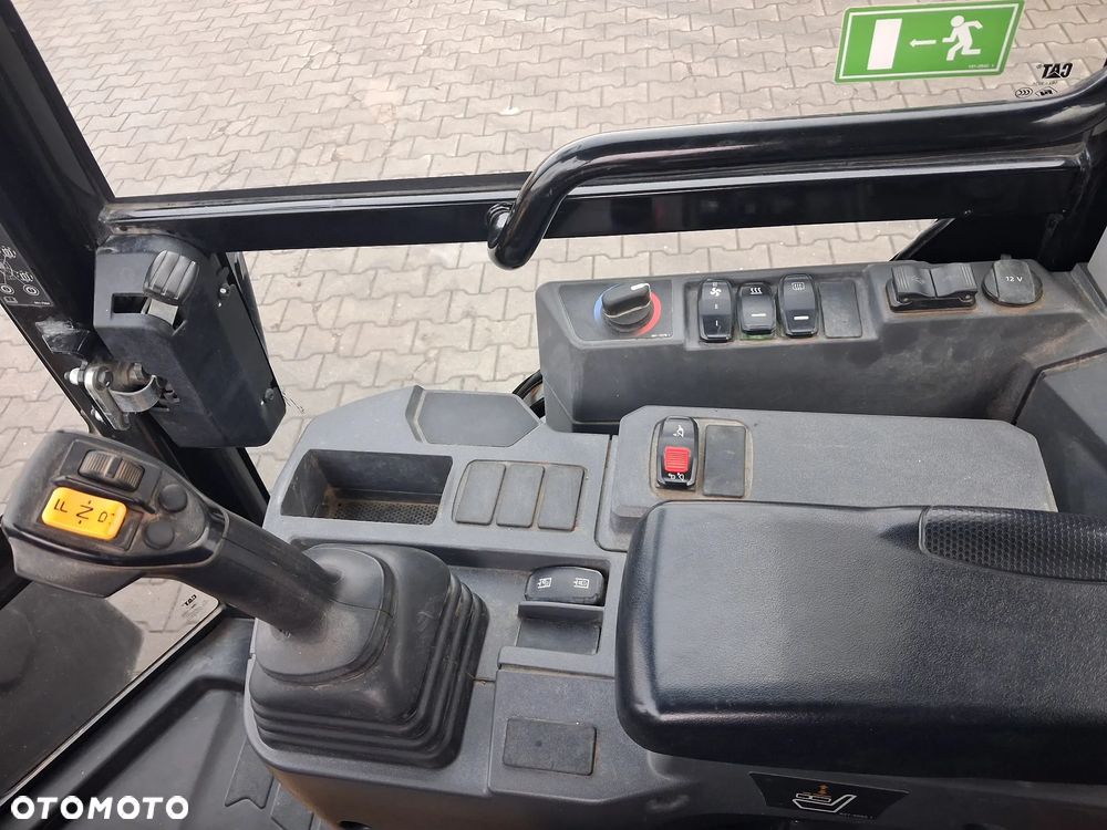 Caterpillar 906 - 10