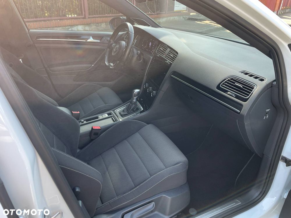 Volkswagen Golf - 12