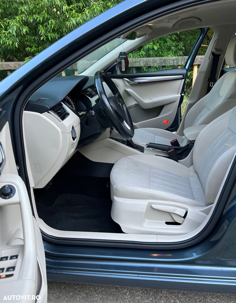 Skoda Octavia 1.6 TDI DSG Style - 9