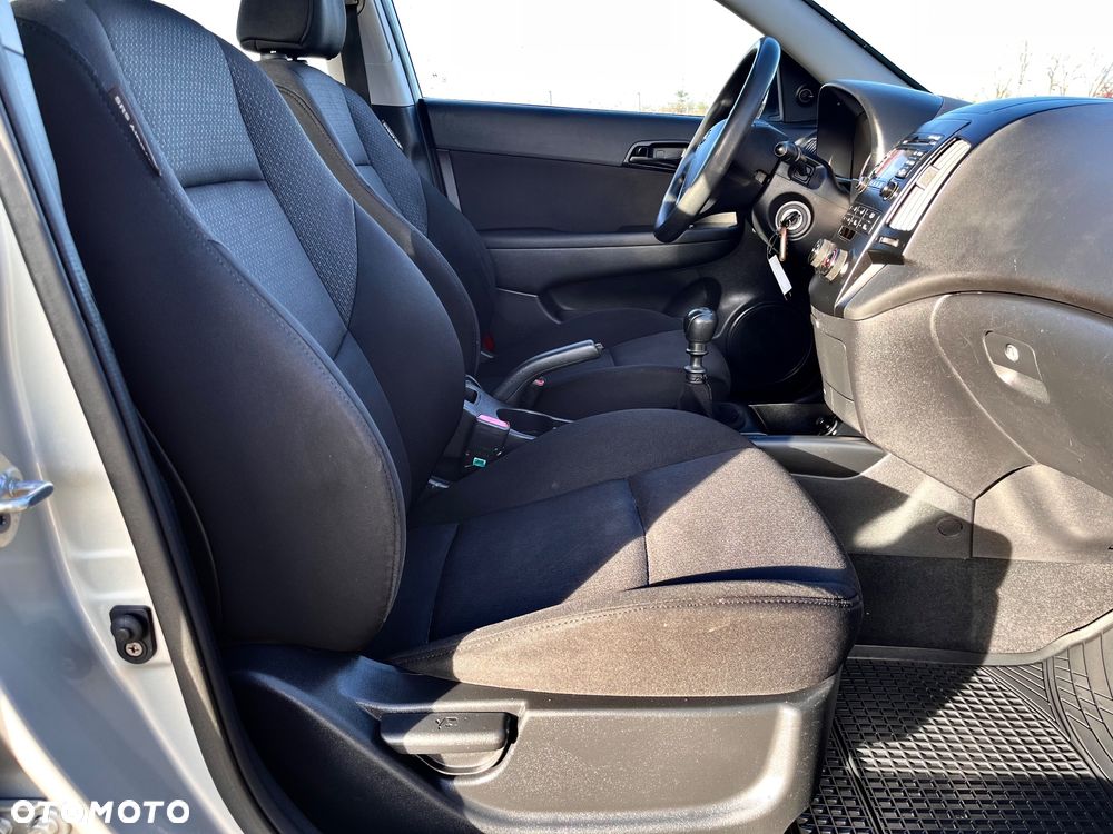 Hyundai i30 1.4 Edition Plus - 12