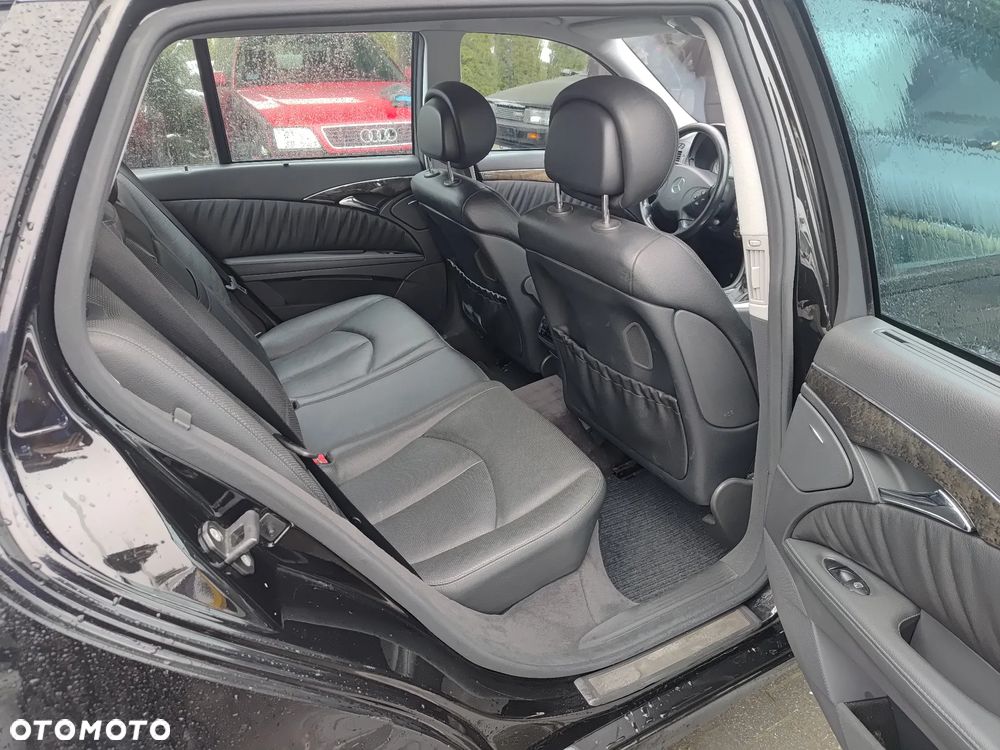 Mercedes-Benz Klasa E 500 Avantgarde Sport Edition - 22