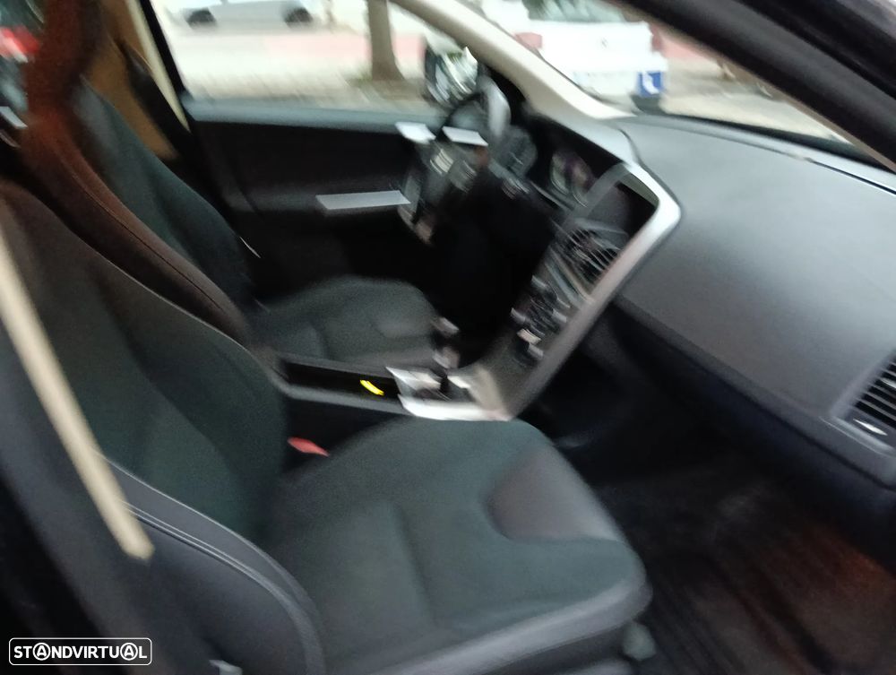 Volvo XC 60 2.0 D3 Drive Momentum Start/Stop - 7