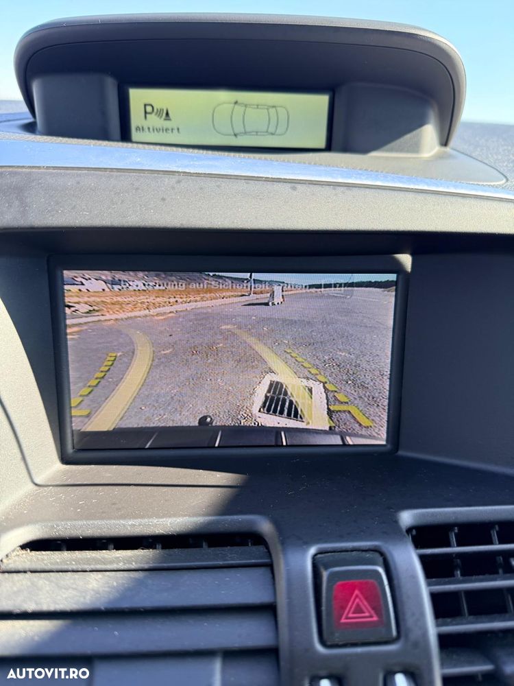 Volvo XC 60 D3 AWD Aut. Momentum - 11