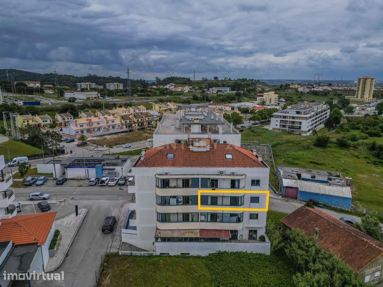 T3 com Suite,  elevador e Garagem Box - Grande imagem: 2/38