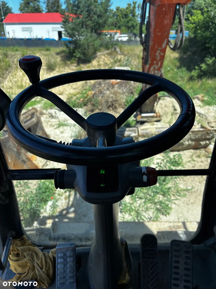 Hitachi ZX190W-3 - 14
