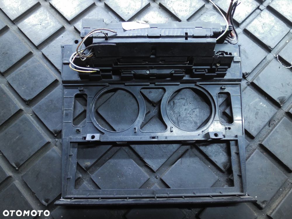 PANEL DEKOR RAMKA MERCEDES W210 2108200151 KOMPLET - 3