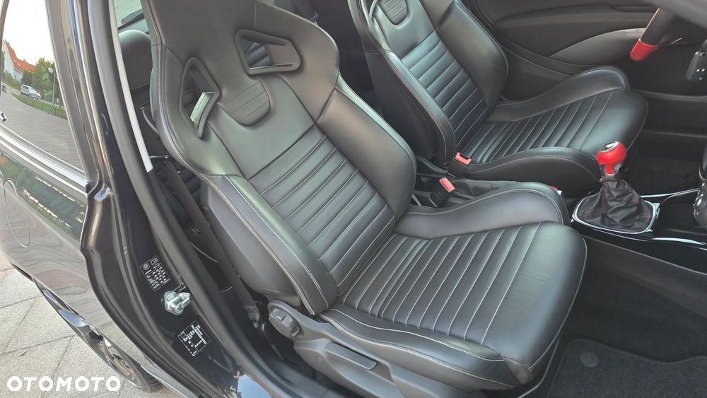 Opel Adam 1.4 Turbo S - 25