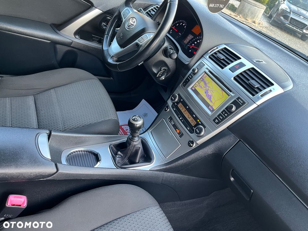 Toyota Avensis - 28