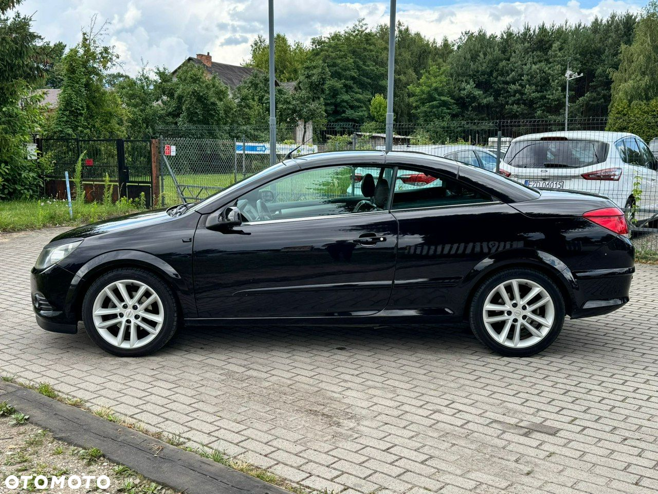 Opel Astra GTC 1.6 Cosmo - 14