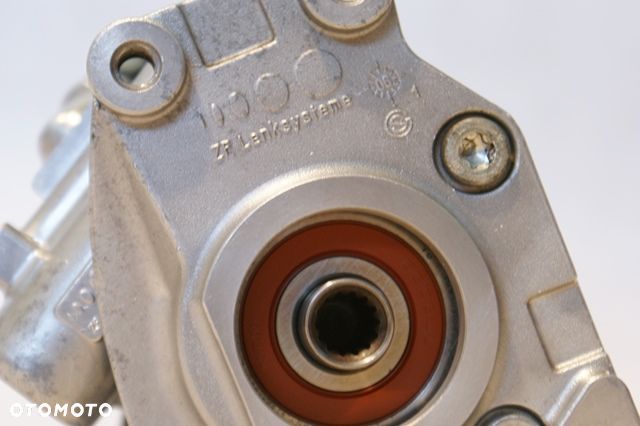 POMPA WSPOMAGANIA AUDI S8 5.2 BSM 4E0145156D ZF - 4
