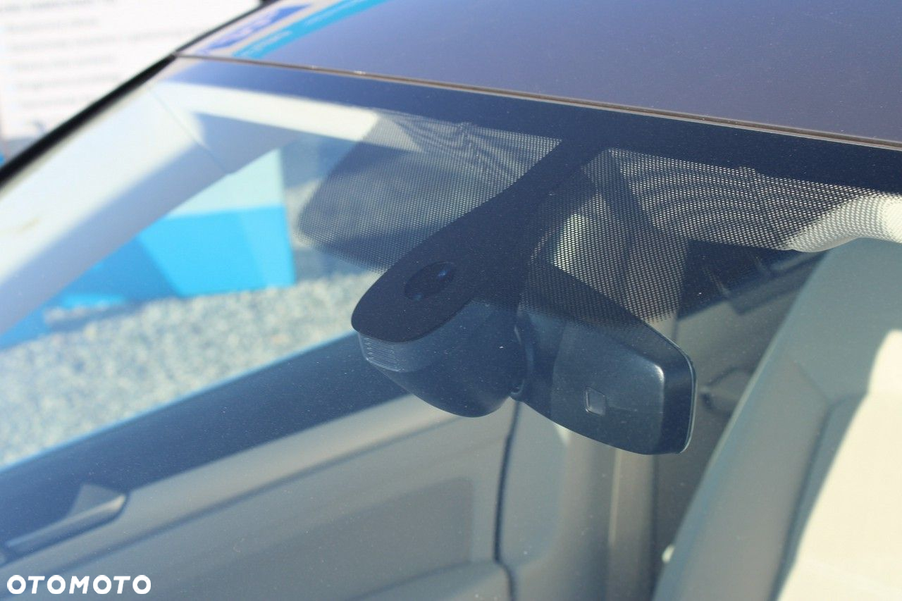 Volkswagen Passat - 12