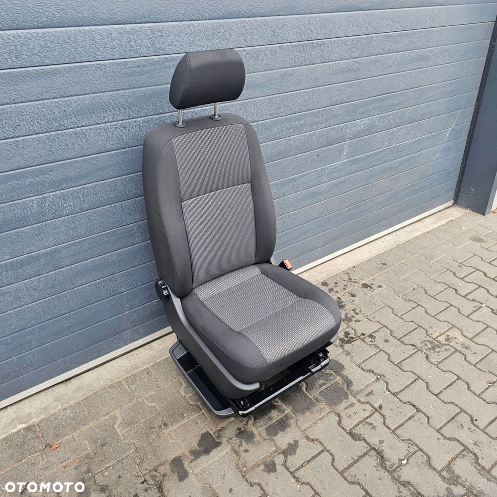 VW T6.1 fotel pasażera przód BRICKS - 1