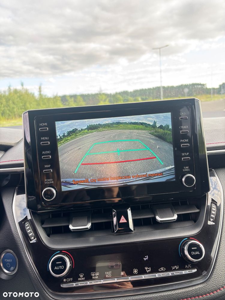 Toyota Corolla 2.0 Hybrid Executive - 19