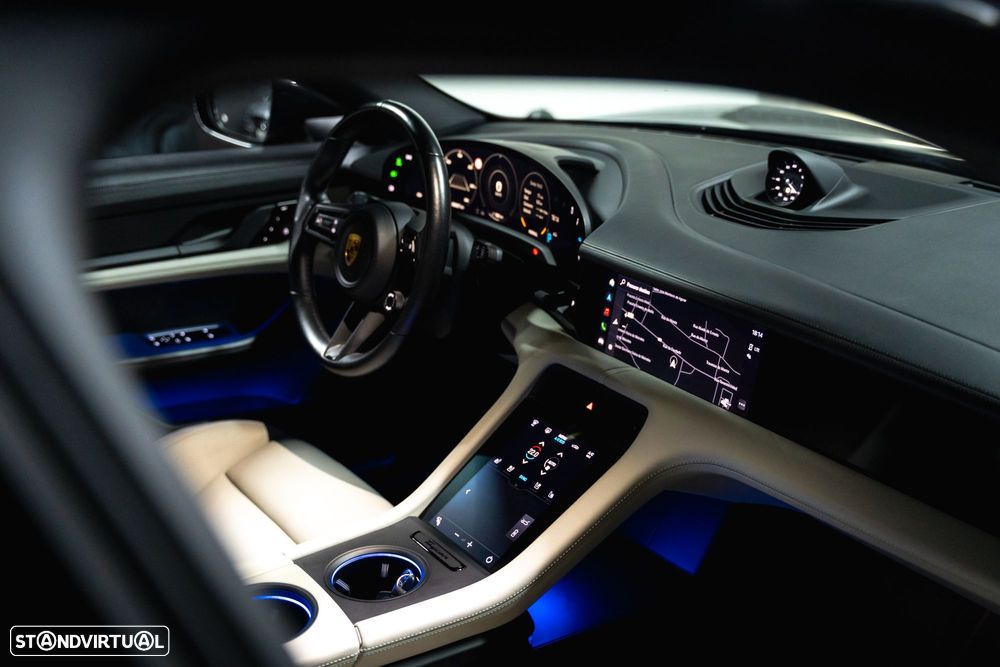 Porsche Taycan 4S - 21