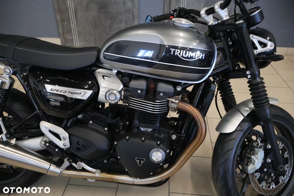 Triumph Speed Twin - 4