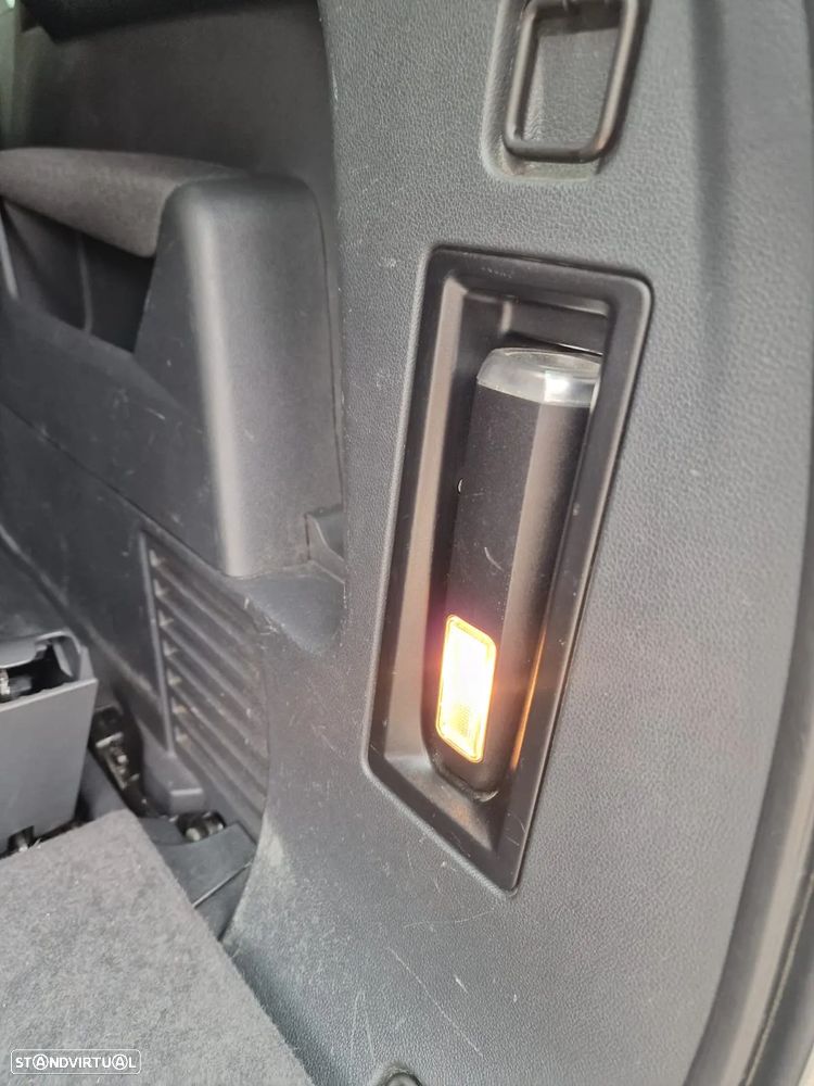 Peugeot 5008 1.6 HDi 7L Allure J17 - 23