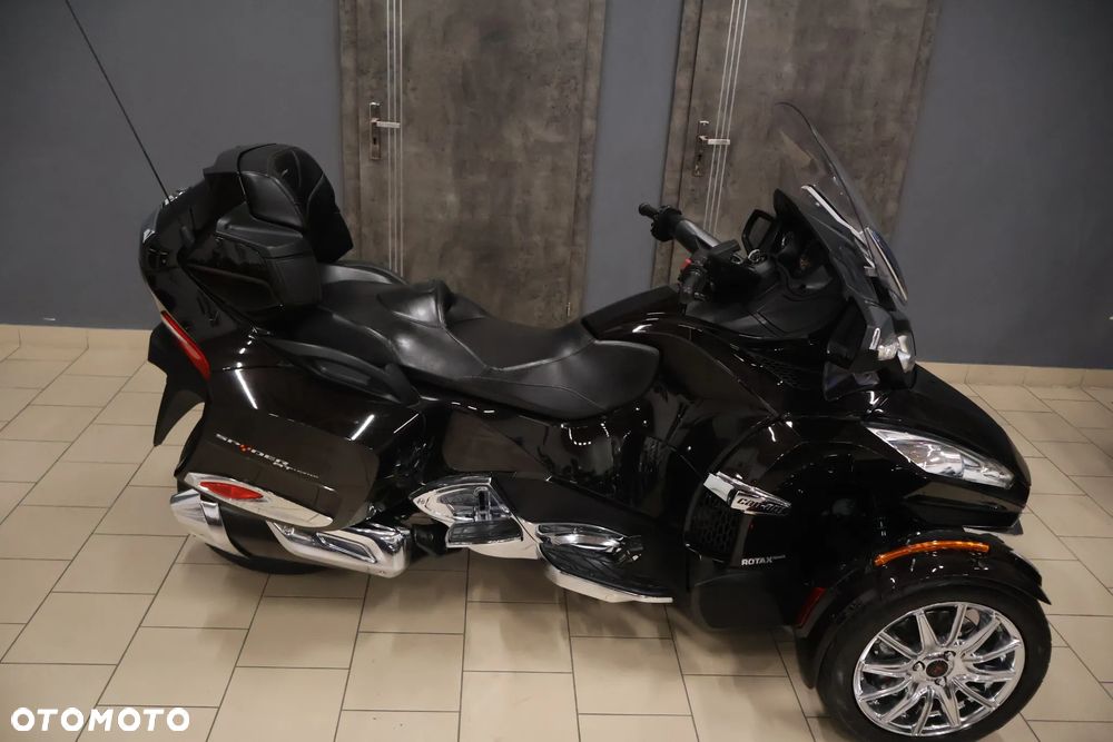 Can-Am Spyder - 2