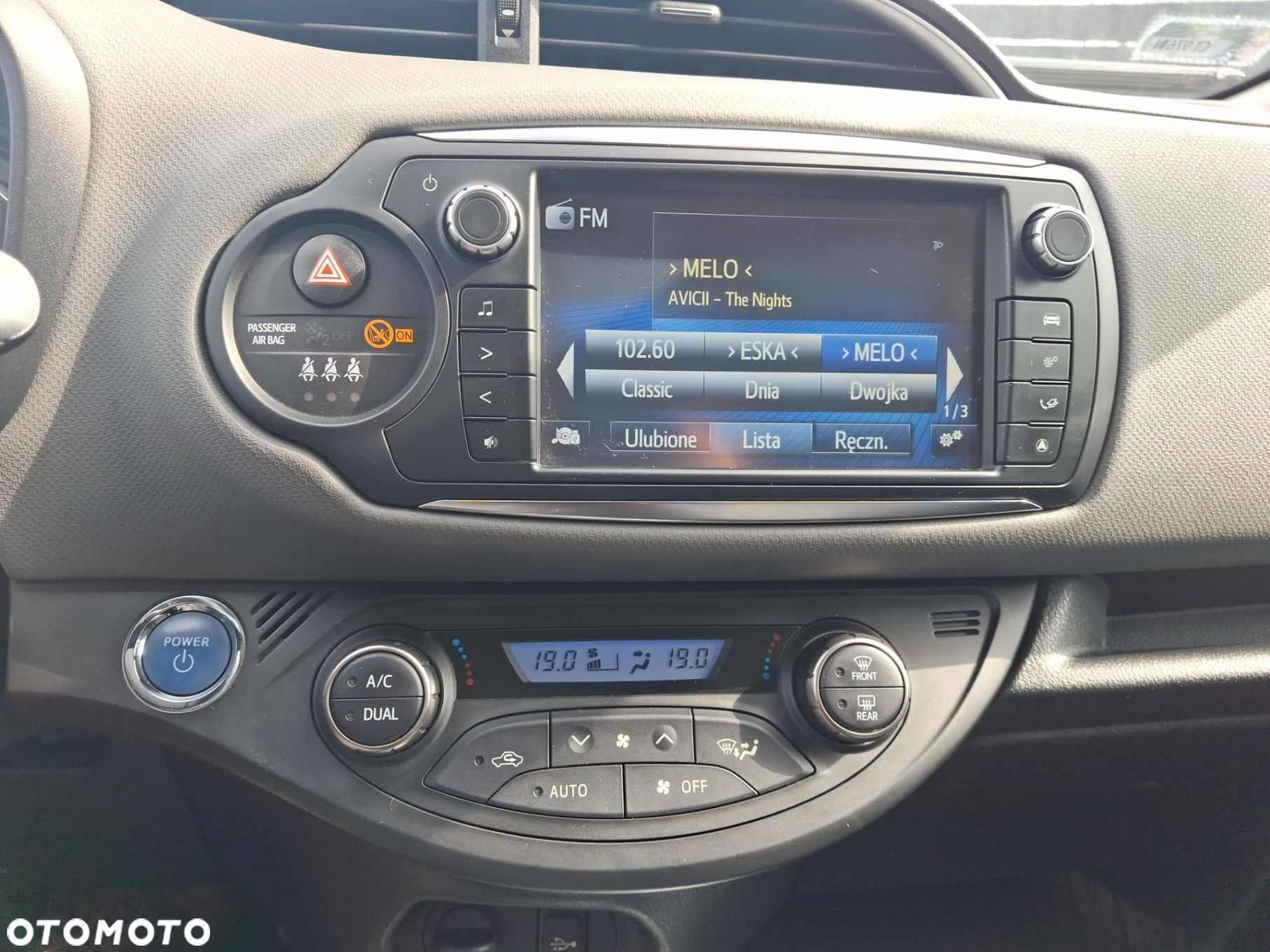 Toyota Yaris Hybrid 100 Life - 19