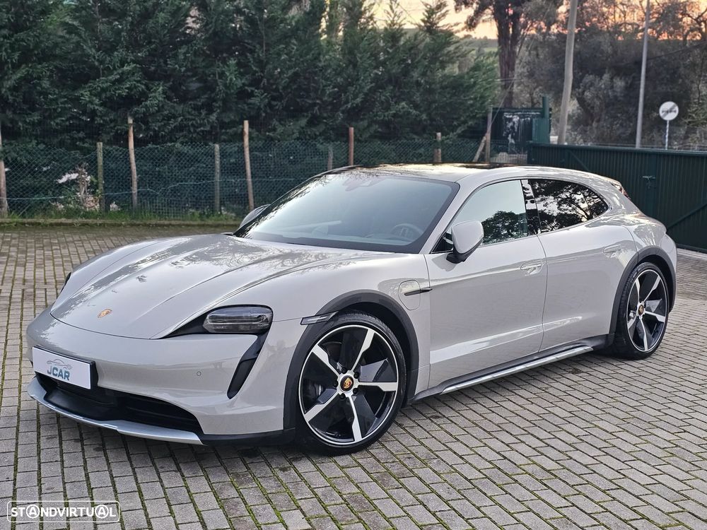 Porsche Taycan Cross Turismo 4 - 3