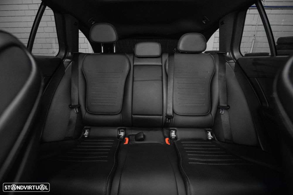 Mercedes-Benz C 300 e T 9G-TRONIC AMG Line - 13